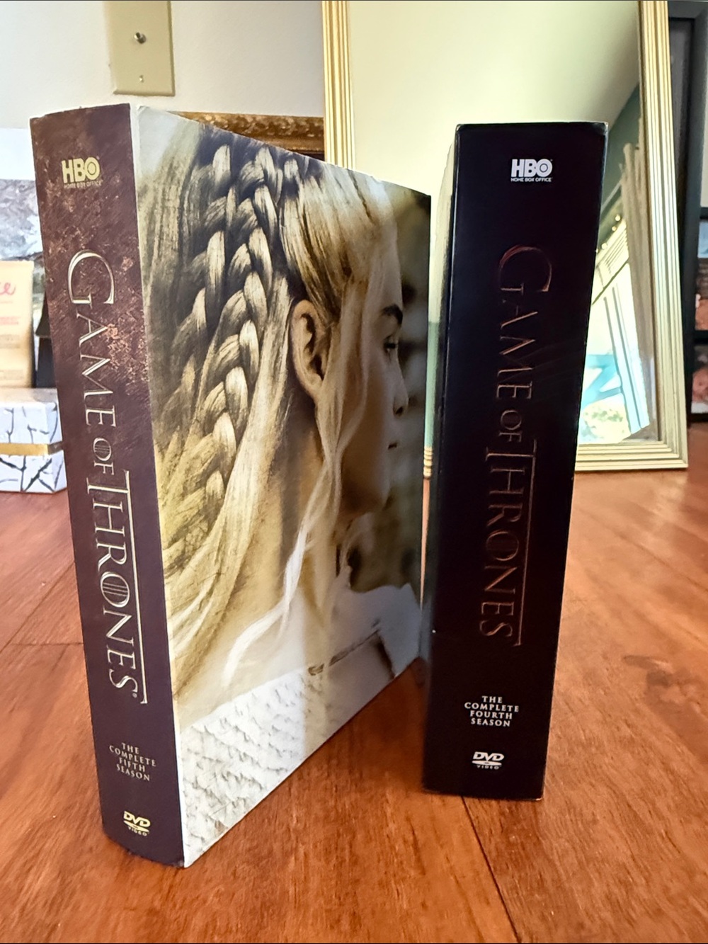 ✨✨Game of Thrones DVD Box Set - season 4 & 5, LIKE NEW ……